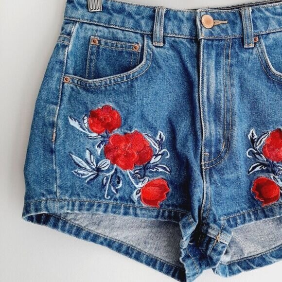 H&M X COACHELLA High-Rise Floral Embroidery Jean Shorts Sz 6 - Picture 3 of 11